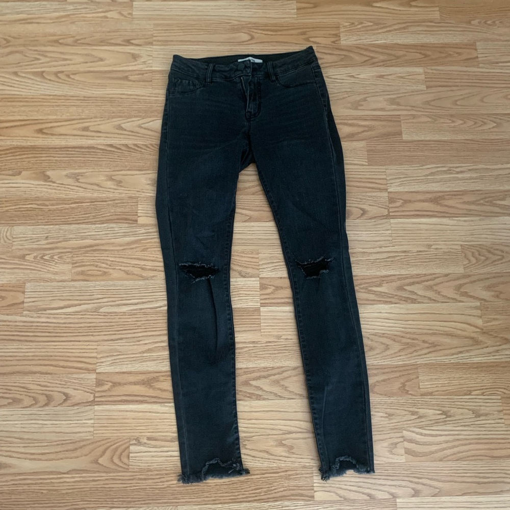 Black ripped skinny jeans
